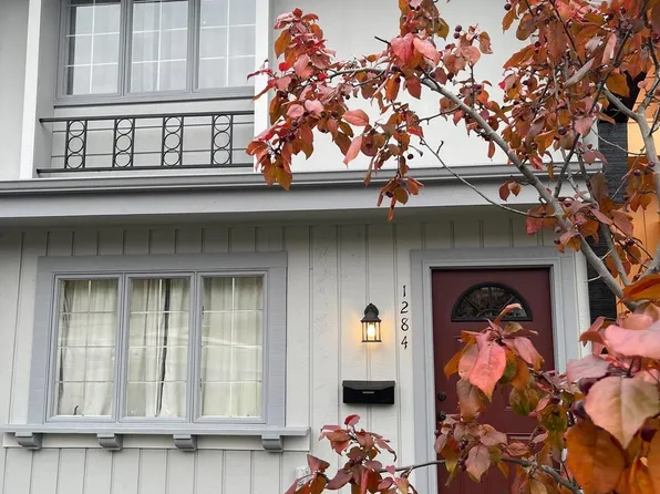 1284 Elegante Ln, Anchorage, AK 99501