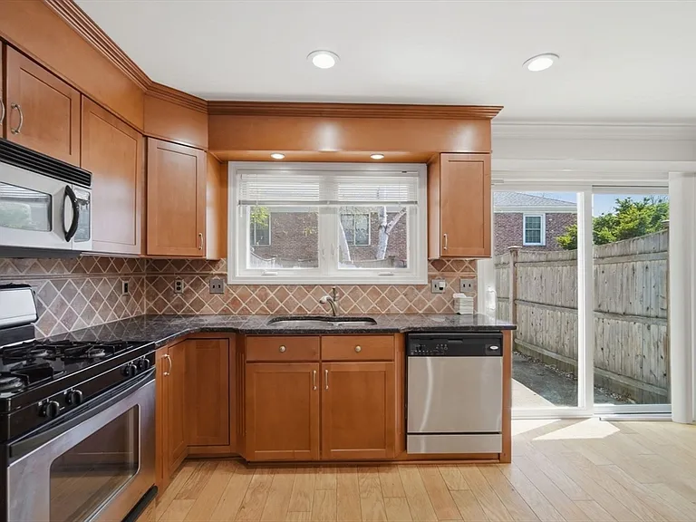 1155 Dickinson St #1155 — Photo 7