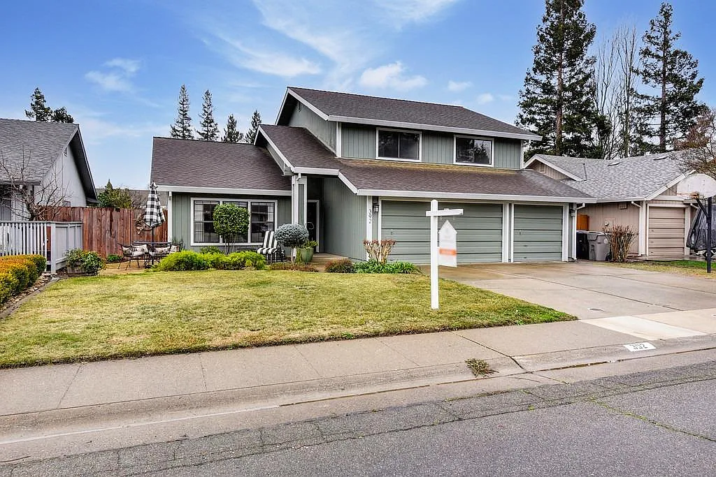 392 Rivergate Way photo 1