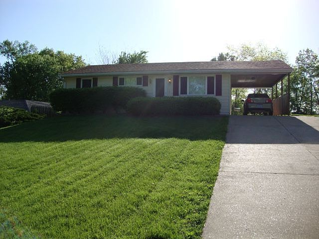 1st image of 6032 Oakville Ter