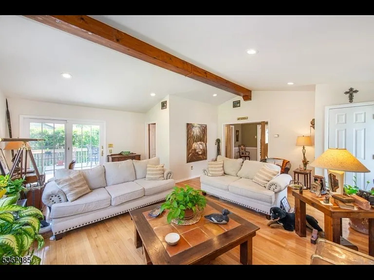 178 Walnut St — Photo 1