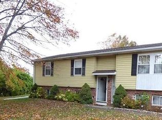 18 Deering Ln, Waterbury, CT 06706