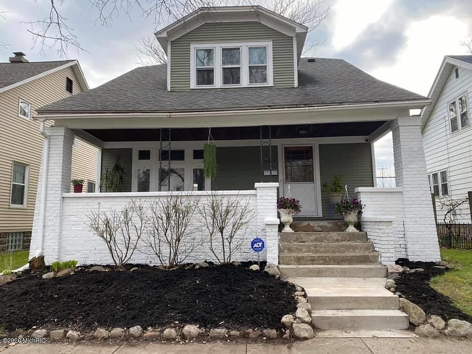 1st image of 1567 Quarry Ave NW
