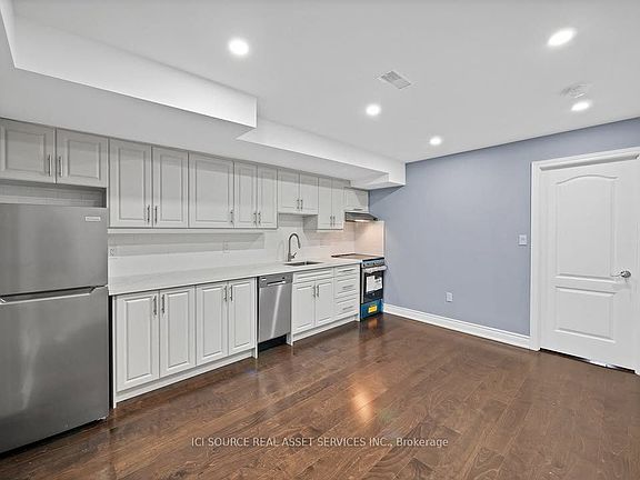 5th image of 84 Magill St #B