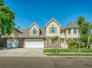 1940 N Dartmouth Ave, Clovis, CA 93619