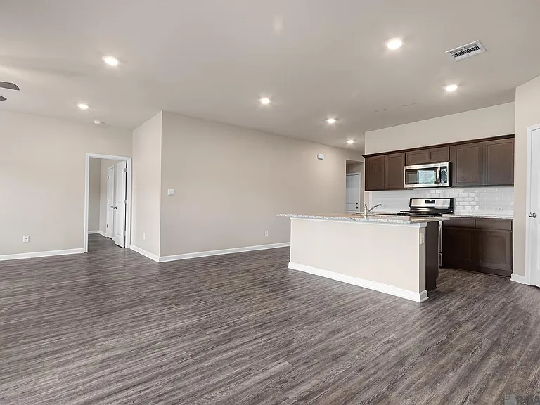 35517 Grovemont Dr — Photo 6