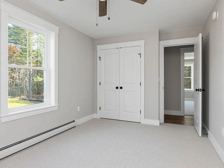 39 Neptune Dr — Photo 8