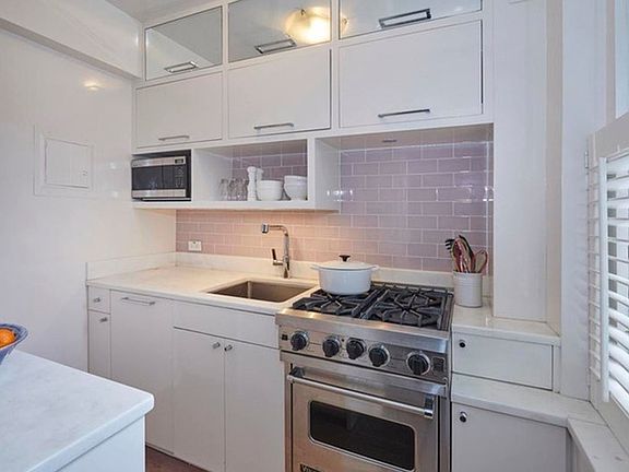 4th image of 2 Horatio St APT 6M