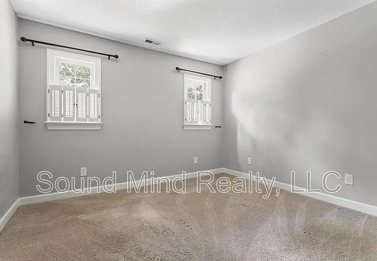 112 Lomond Ln — Photo 26