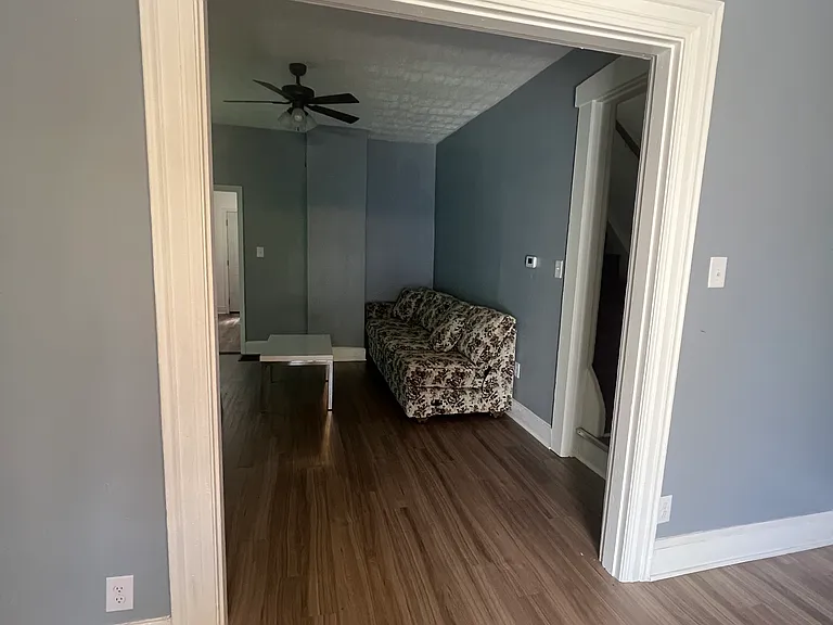19 Potomac St — Photo 2