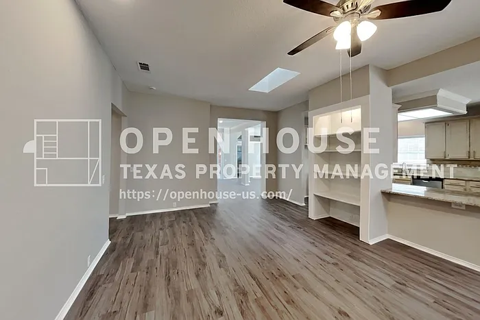 3 bed, 2.0 bath, 2443 sqft, $2,850 — Photo 3