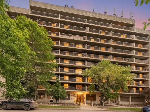 12841 65th St NW Unit 211, Edmonton, AB T5A 4N4