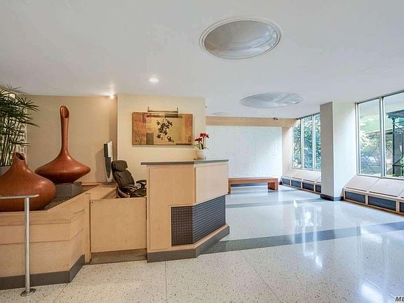 3rd image of 13810 Franklin Ave APT 5M