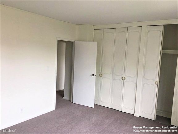 landlord_unit_photo_49053995_3