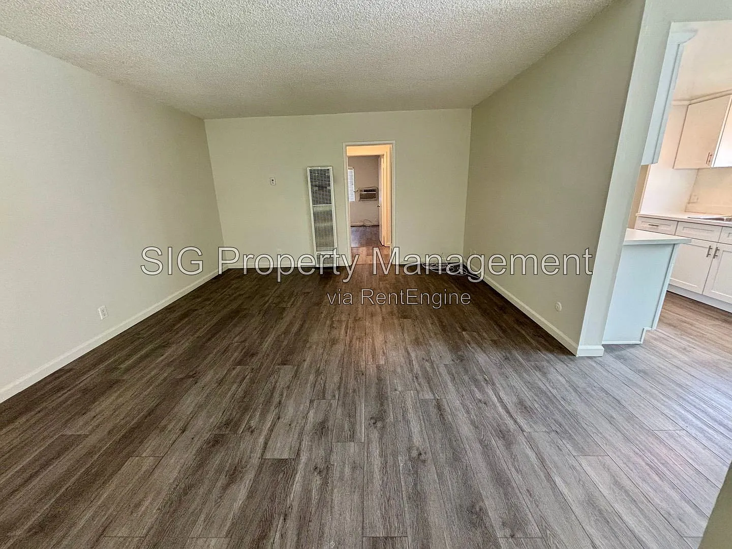2 bed, 1.0 bath, 934 sqft, $2,450 — Photo 3