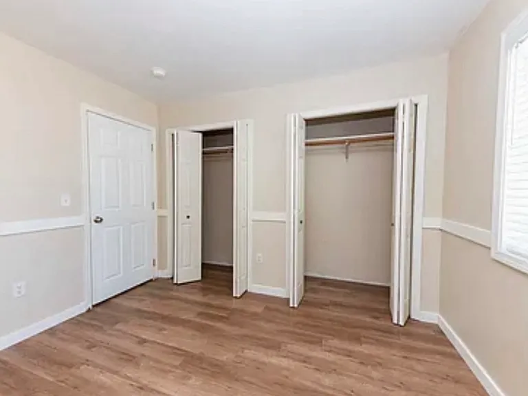 402 E Valleyview Ave — Photo 5