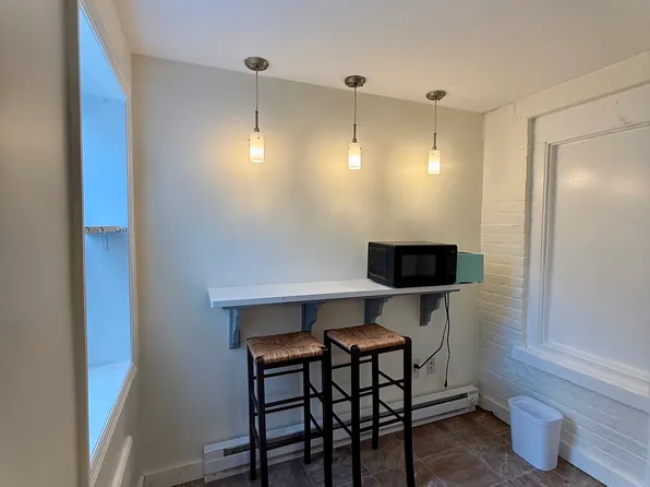 142 Jefferson St #1, Albany, NY 12210