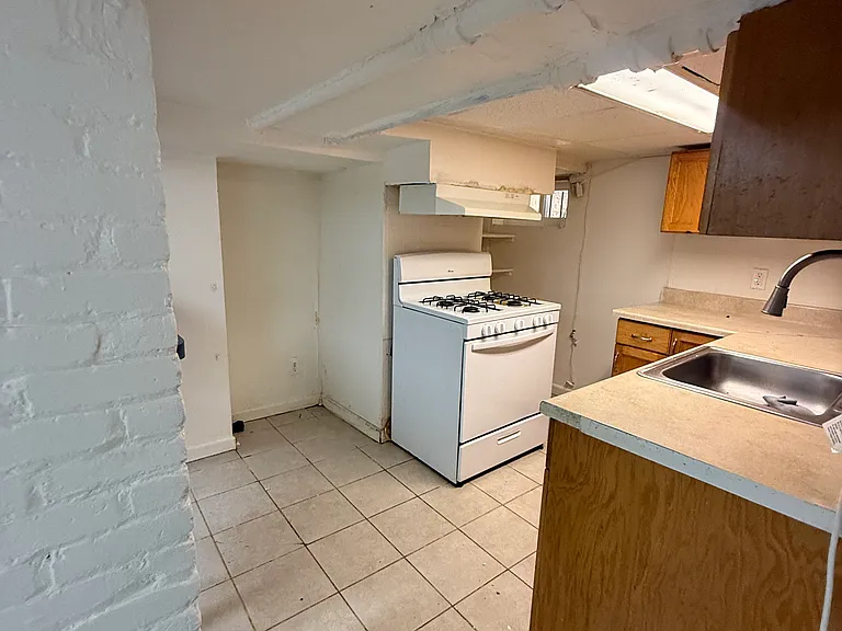 142 Kearney St #B — Photo 7