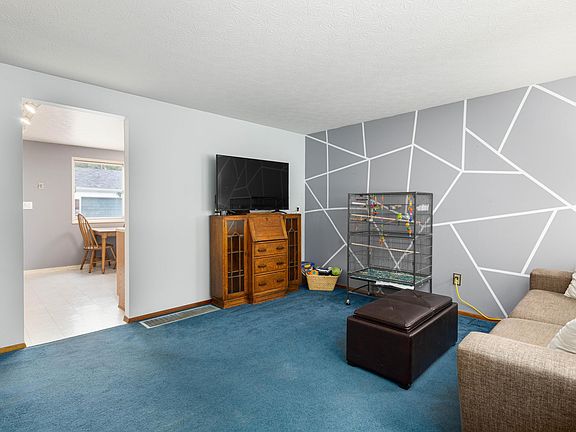 3rd image of 1748 Brookfield Sq S