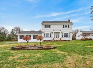 297 Edgemere Dr, Rochester, NY 14612