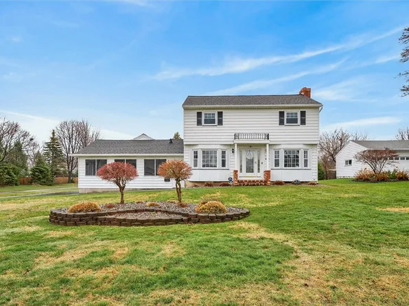 297 Edgemere Dr, Rochester, NY 14612