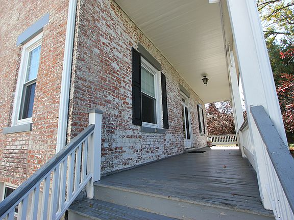 3rd image of 28 Greenwood Ave