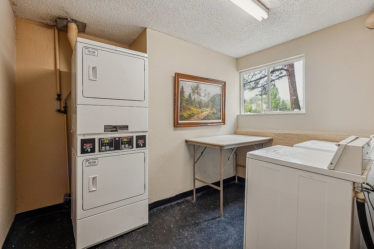 0014-interior - Wind River Place