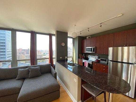 5th image of 565 W Quincy St Unit 1110