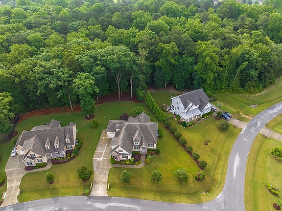 4th image of 3300 Heathrowe Grove Ct