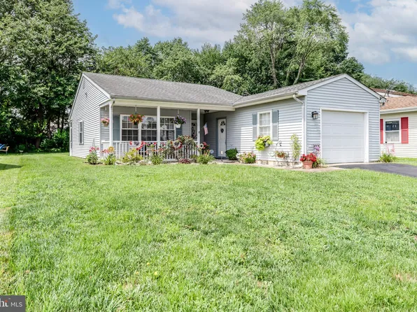 193 Huntington Dr, Southampton, NJ 08088