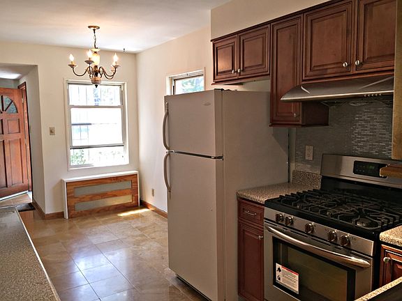 3rd image of 1423 E 100th St #1