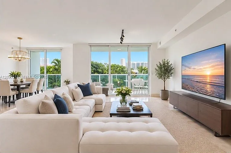 The Peninsula Ii Condo — Photo 2