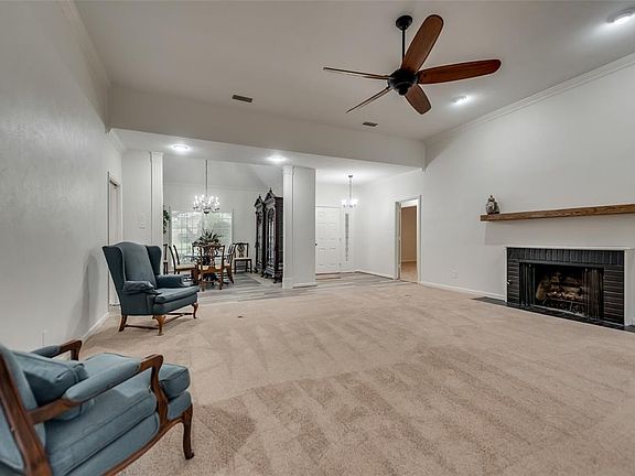 5th image of 10 Vicksburg Ln