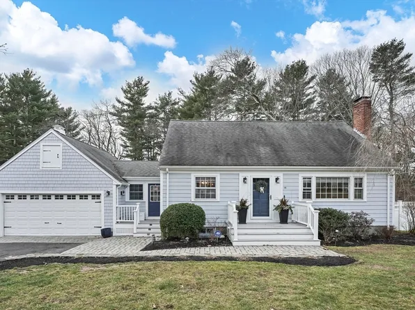 16 Laurel Dr, Medfield, MA 02052