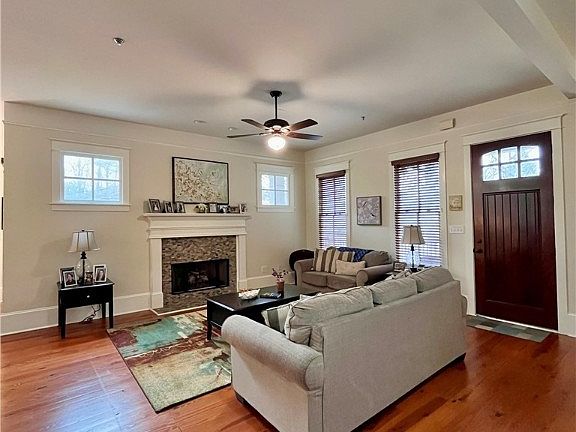 4th image of 25 Charter Oak Drive