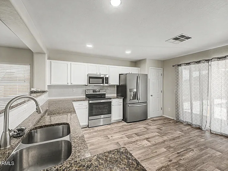 1633 S 225th Ln — Photo 8