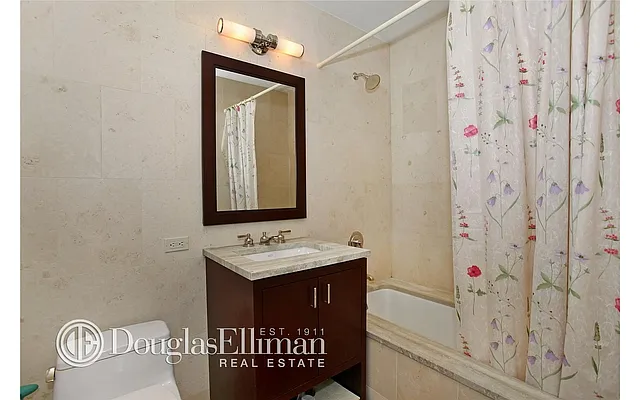 Rented by Douglas Elliman | media 36