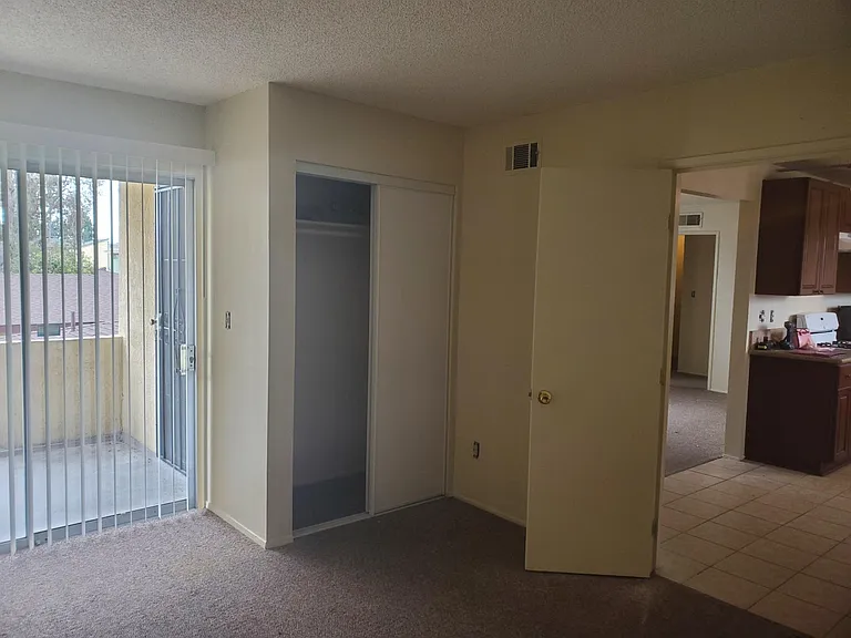 3213 W Cabot Dr #4 — Photo 6