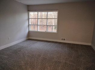 5266 River Rd, Ellenwood, GA 30294