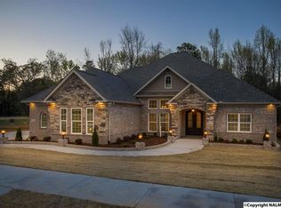 123 Huntsmen Ln, Harvest, AL 35749