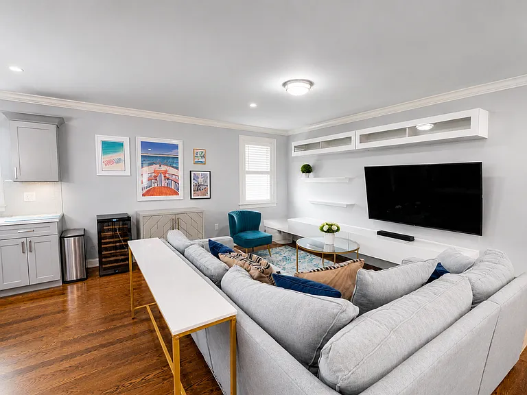128 Waverly St #1 — Photo 7