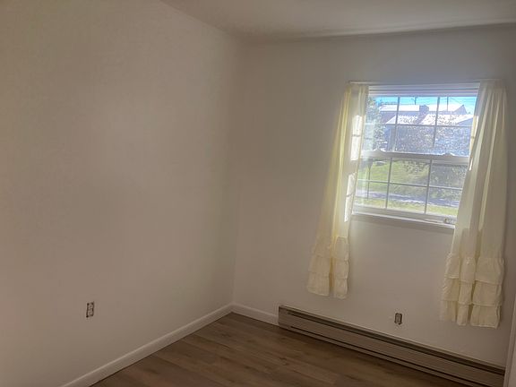 5th image of 111 Burdine St