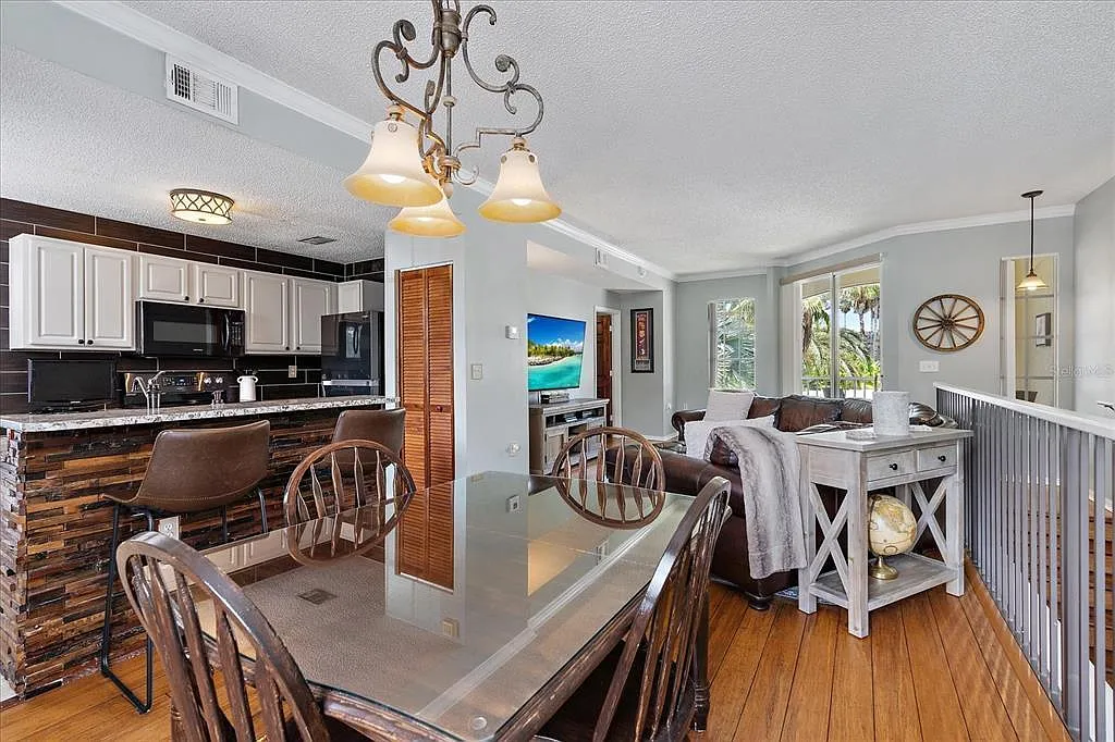 1 bed, 906 sqft, $1,800 — Photo 2