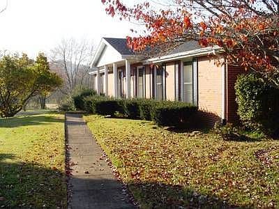 1st image of 402 Fabian Pl