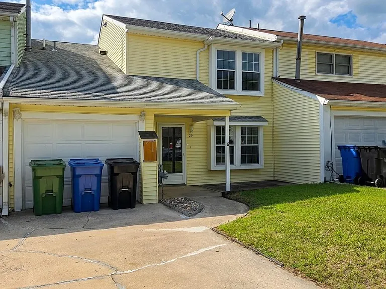 29 Fomalhaut Ave — Photo 1