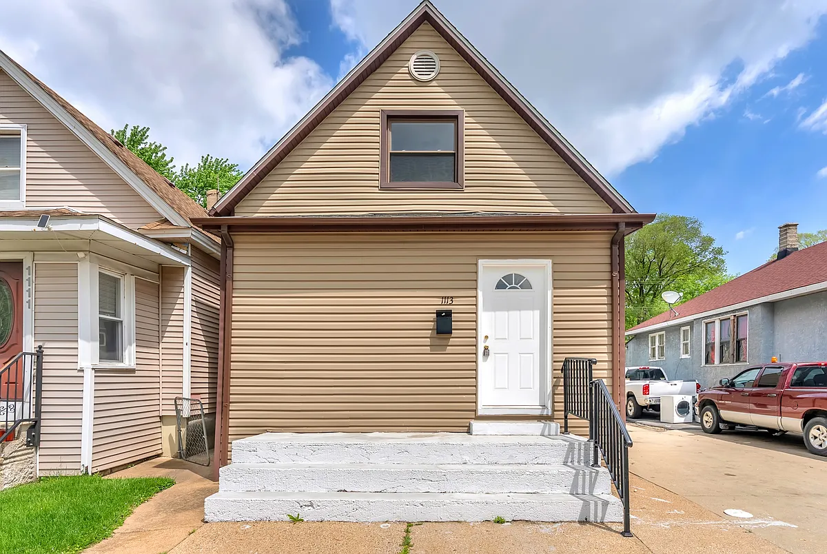 Building Photo - 1113 Sibley St
