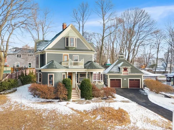 129 High St, Reading, MA 01867