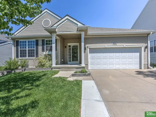 19012 C St, Omaha, NE 68130