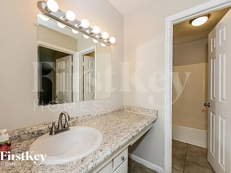 9075 Gatewood Dr — Photo 8