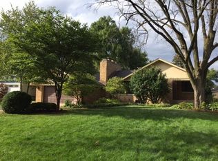 242 N Delaplaine Rd, Riverside, IL 60546